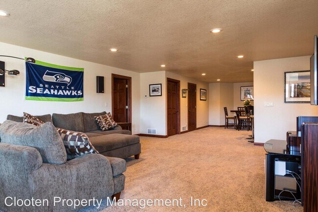 Building Photo - 6625 Dakota Country Dr