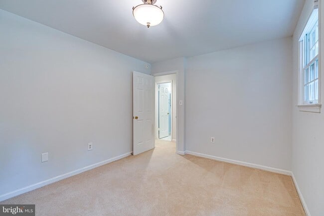 Building Photo - 6867 Williamsburg Pond Ct