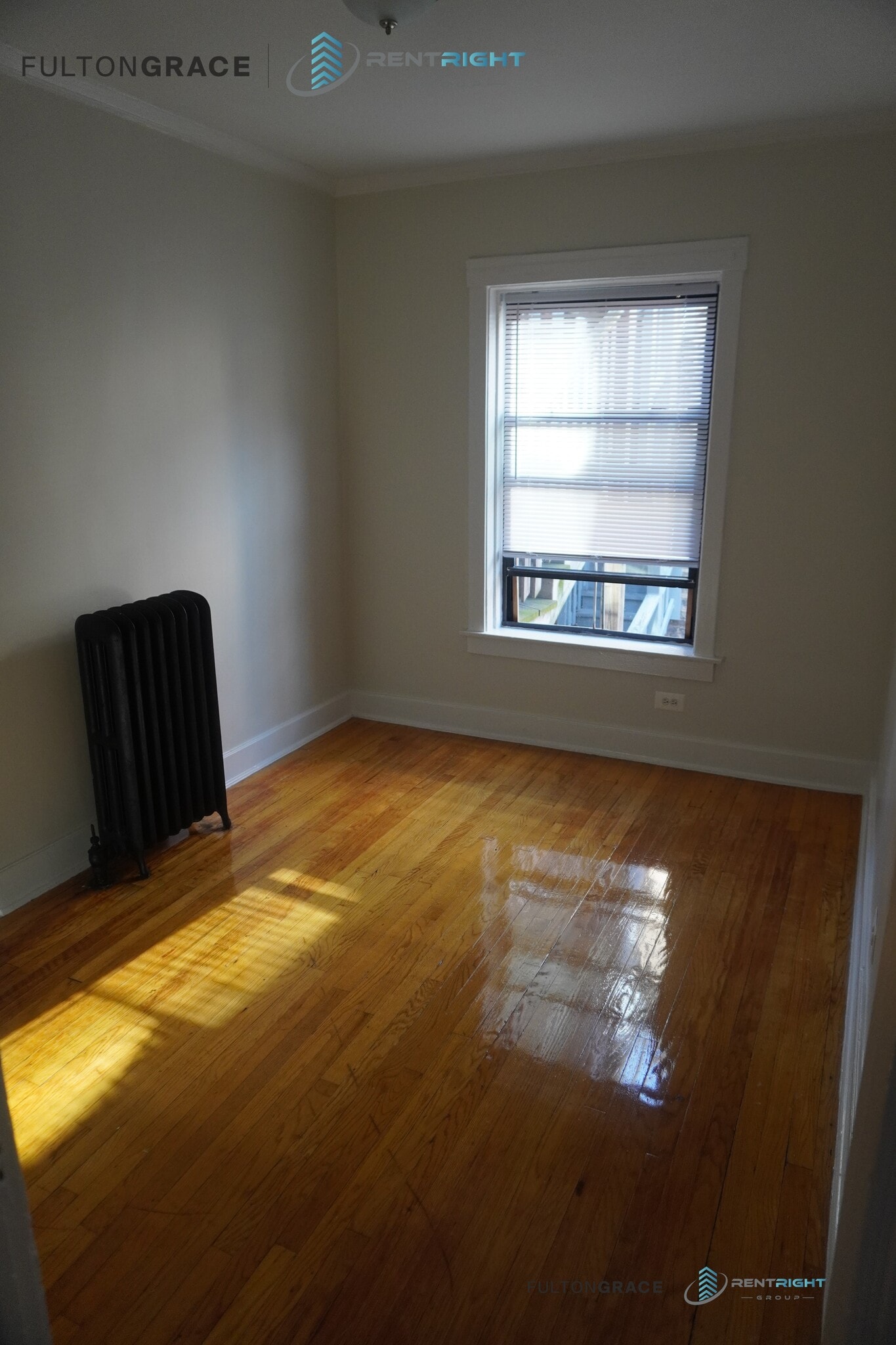 Building Photo - 1700-1710 W Albion