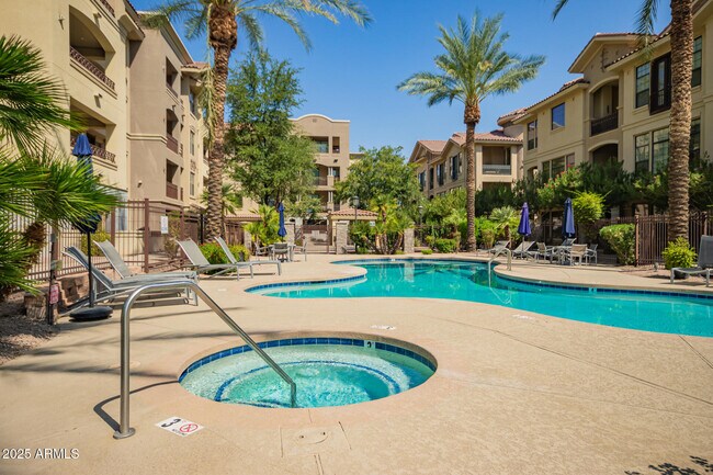 Building Photo - 7297 N Scottsdale Rd