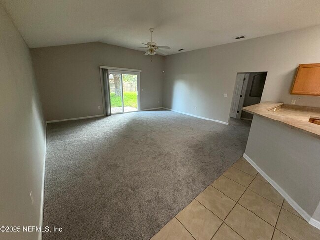 Building Photo - 2821 Cross Creek Dr