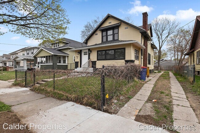 Primary Photo - 4 br, 2.5 bath House - 1948 Collins Ave SE