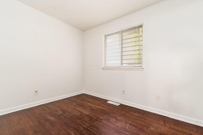 Building Photo - 1726 E Blake Ave