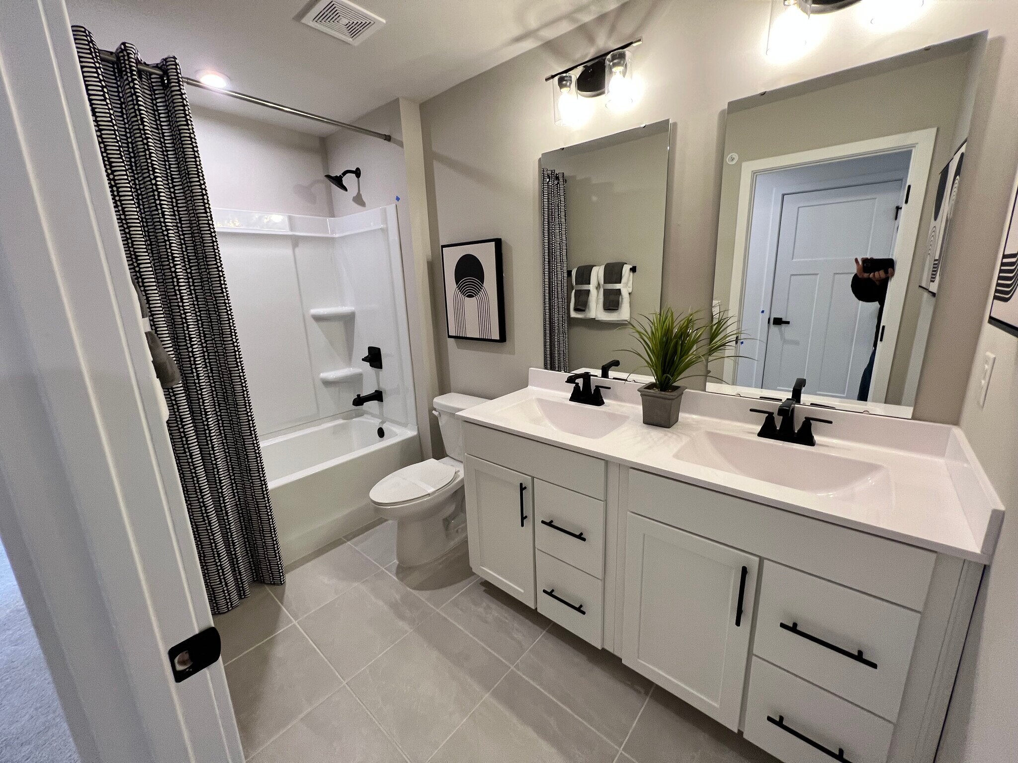 Building Photo - 180 Climbing Ivy Cir