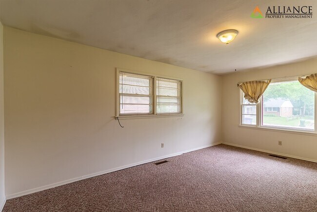 Building Photo - 1533 Pipher Ln