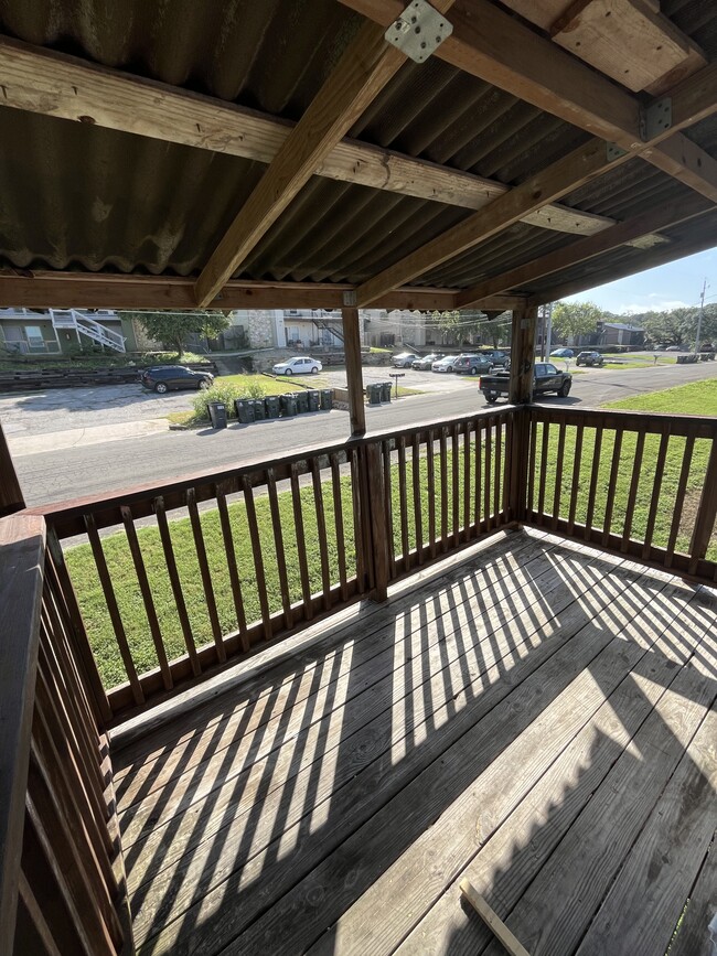 Building Photo - 706 Bracewood Cir