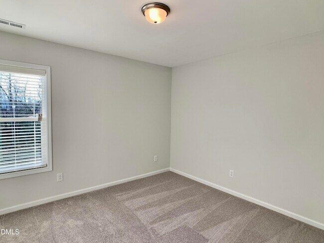 Building Photo - 21 Henhouse Ct