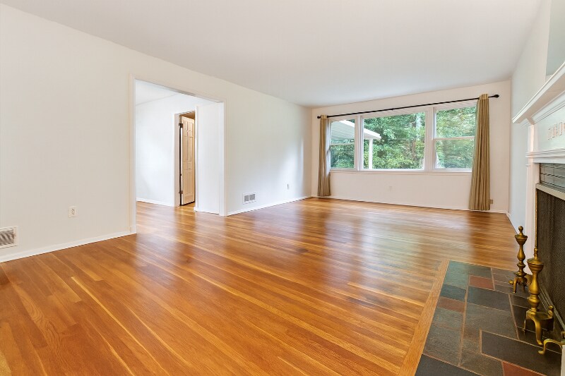 Building Photo - 4902 Elsmere Ave