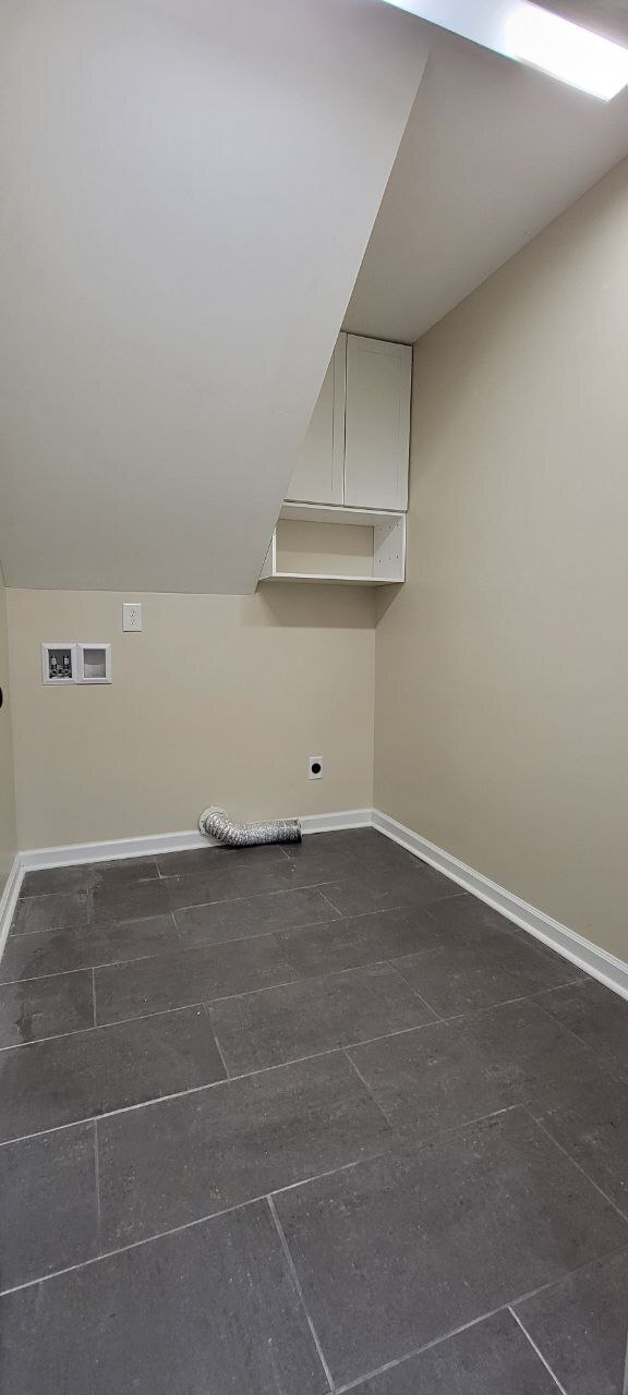 Building Photo - 6141 Blue Ash Dr