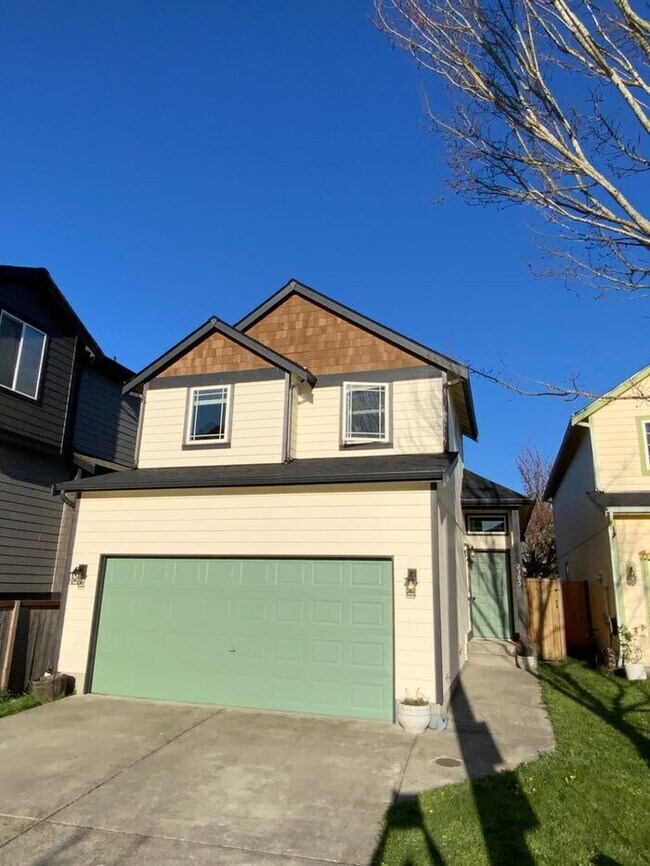 Building Photo - AVAILABLE NOW! Spanaway Home 3bdr & 2.5 bath 2 car garage & UPDATED FLOOR PLAN