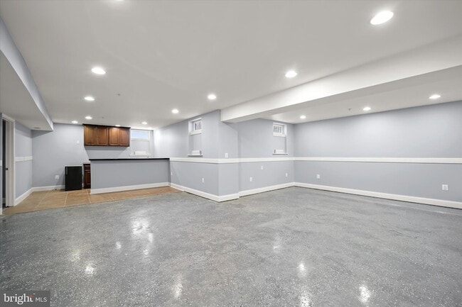 Building Photo - 8314 Sunnybrook Ct