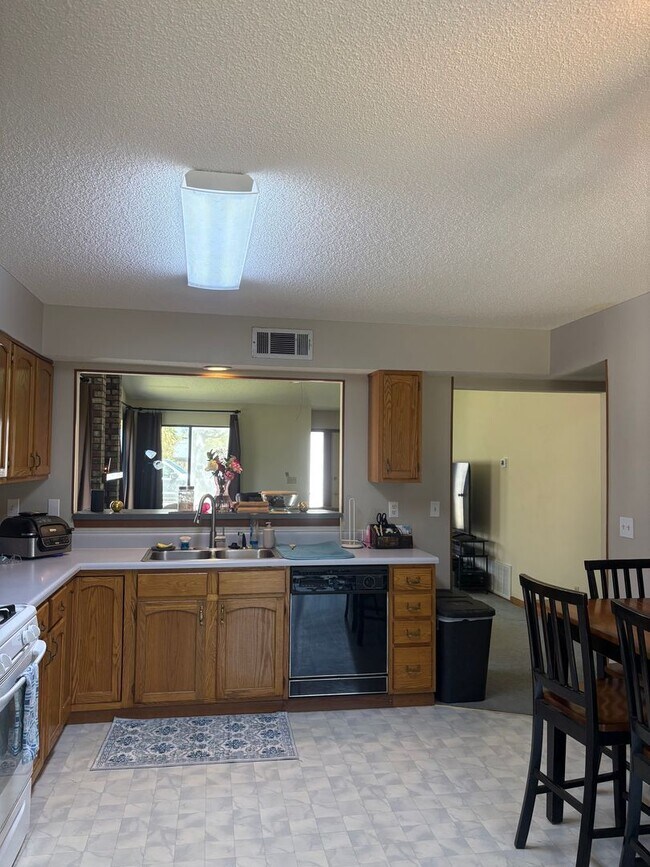 Building Photo - Charming 2 Bedroom in Niceville!