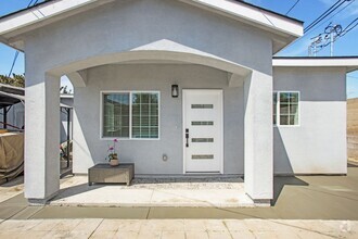 Building Photo - 9905 Lenore Dr