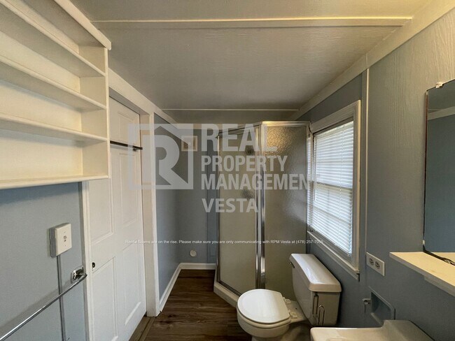 Building Photo - 110 W Ridge Cir