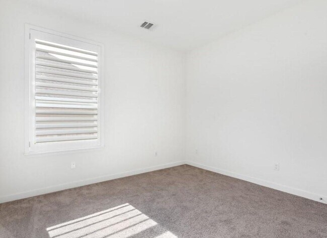 Building Photo - 121 San Domenico Cv