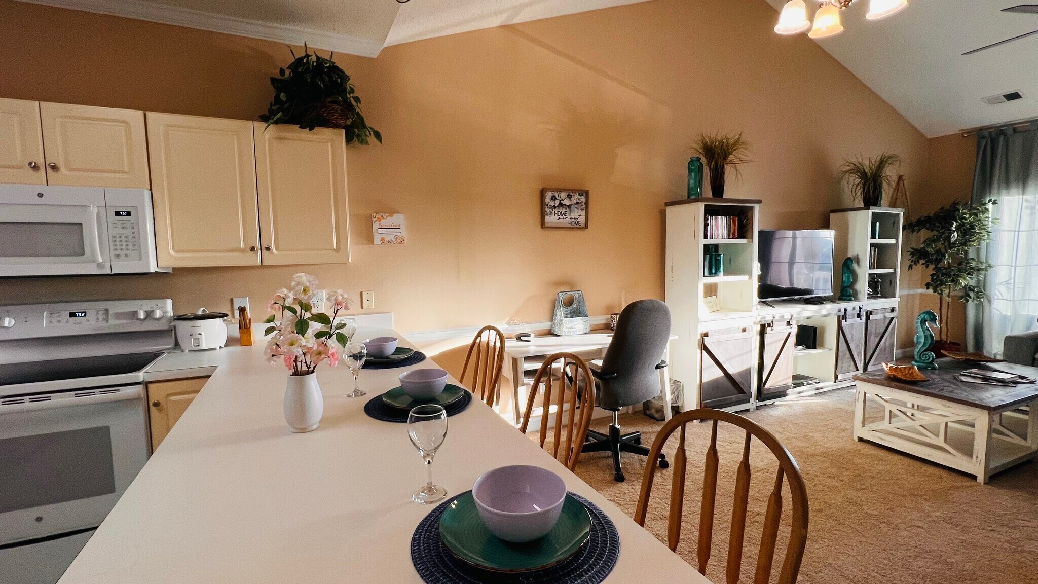 Kitchen (includes microwave and dishes) - 3973 Forsythia Ct