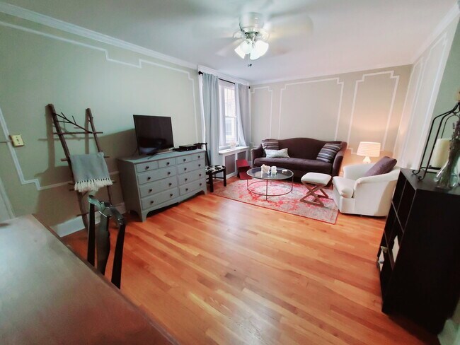 Building Photo - 639 Summer St