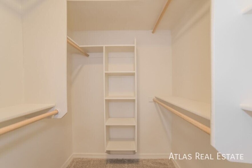 Building Photo - 5006 W Torrey Pines Cir
