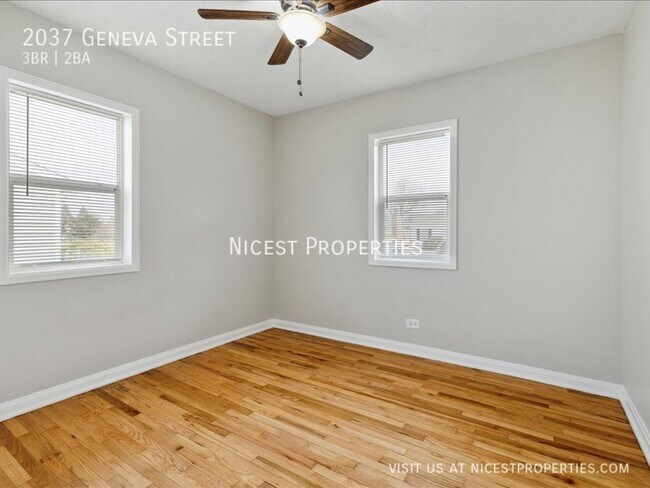 Building Photo - Gorgeous Remodeled Home near Fitzsimons/An...