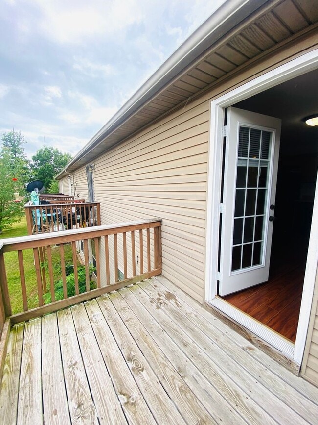 Building Photo - 1728 Thistlewood Dr