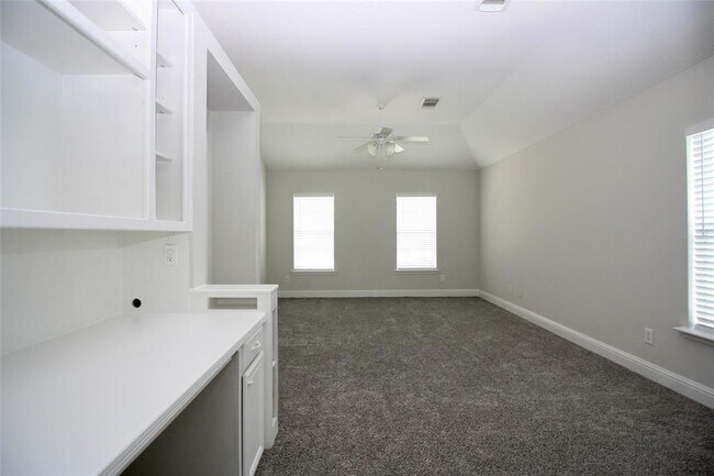 Building Photo - 5503 Medallion Pointe Ct