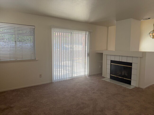 Building Photo - 8317 Bramble Bush Cir