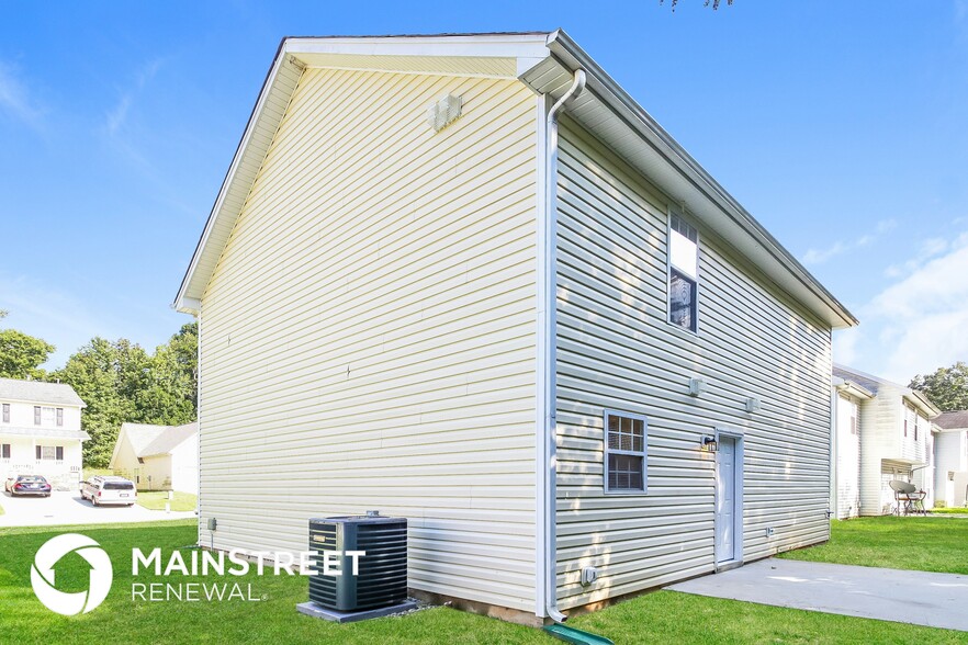 Building Photo - 1813 Savannas Run Dr