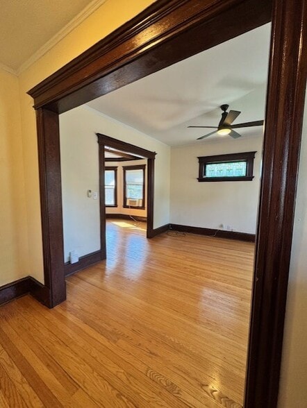 Building Photo - 44 Oakwood Ave