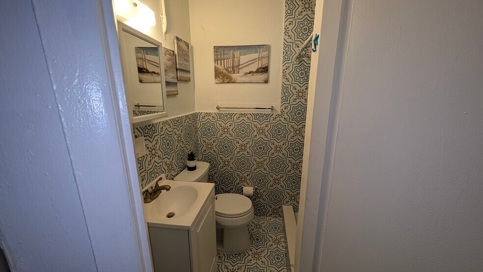 Building Photo - 1906 Rodman St