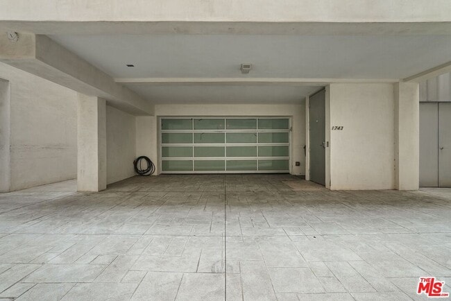 Building Photo - 1743 S Barrington Ave