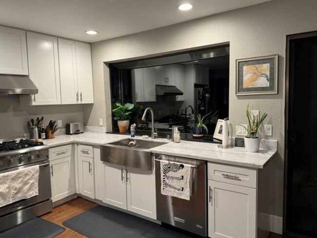 Building Photo - Gorgeous 3-Bedroom House in Gold River wit...