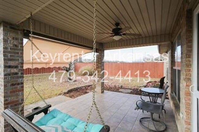 Building Photo - Gorgeous home in Bentonville!