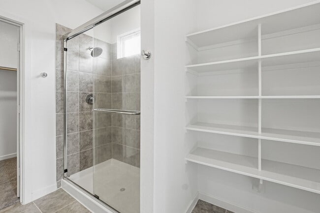 Building Photo - 9710 Rialto Hts Dr