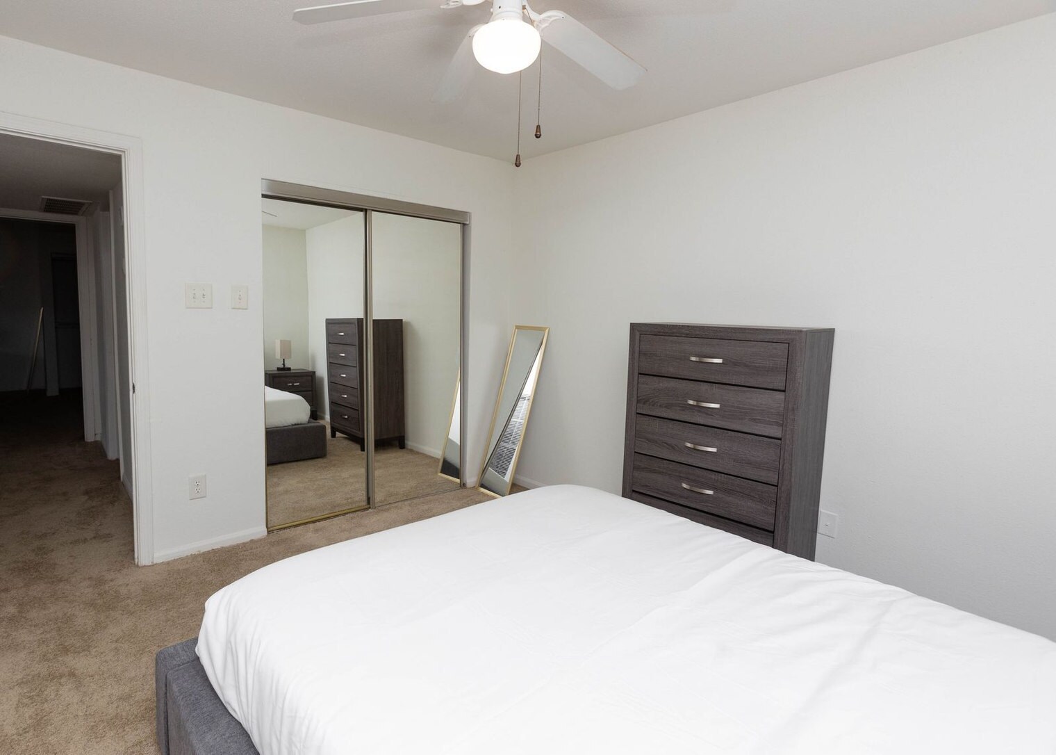 Building Photo - 220 Garris Dr