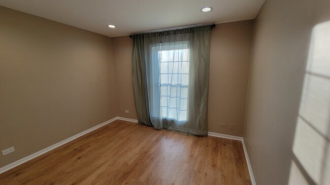 Building Photo - 2765 S Cedar Glen Dr