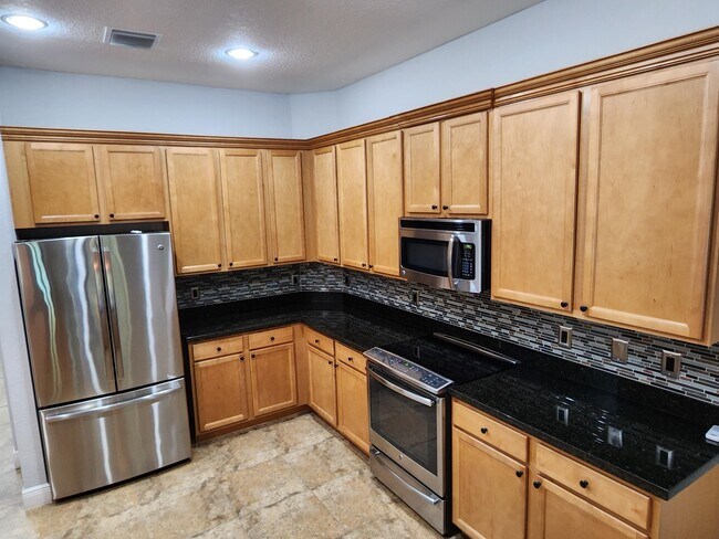 Building Photo - 2095 NW Diamond Creek Way