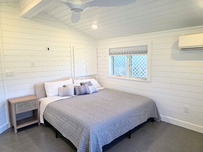 Building Photo - Charming Waterfront Bungalow