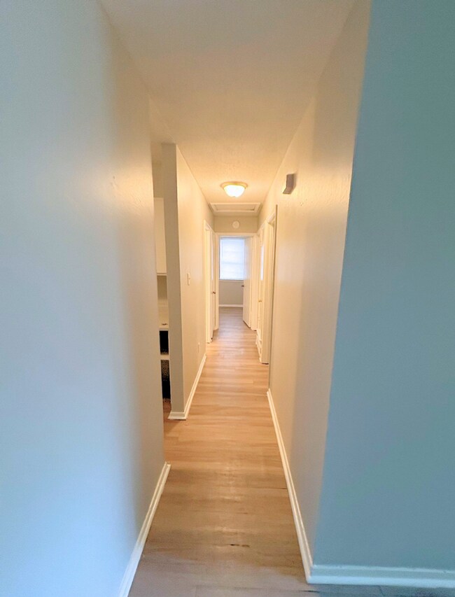 Building Photo - 3666 Bluff Wood Dr