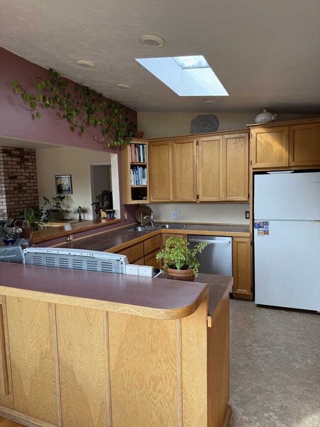 Building Photo - 2112 Buttermilk Ln