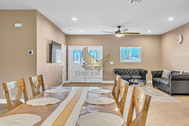 Building Photo - 4615 E St Louis Ave