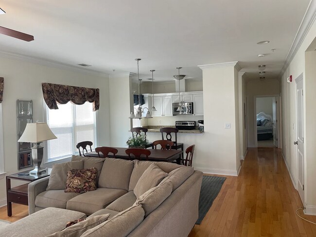 Building Photo - 2 Bed, 2 Bath Apartment on the River - Furnhsied Rental