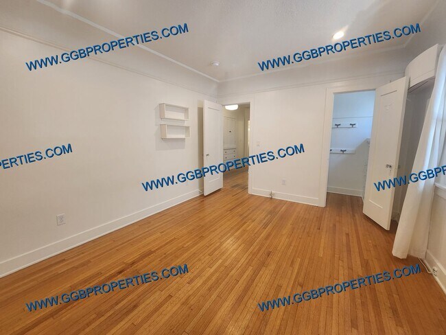 Building Photo - Come See this SAT! 06/27/26 - Live the Belmont Shore Lifestyle! Spanish 2 Bedroom / 1 Bath Home w...