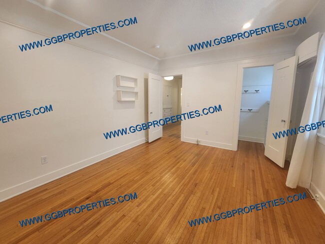 Building Photo - Live the Belmont Shore Lifestyle! Spanish 2 Bedroom / 1 Bath Home w/ Garage