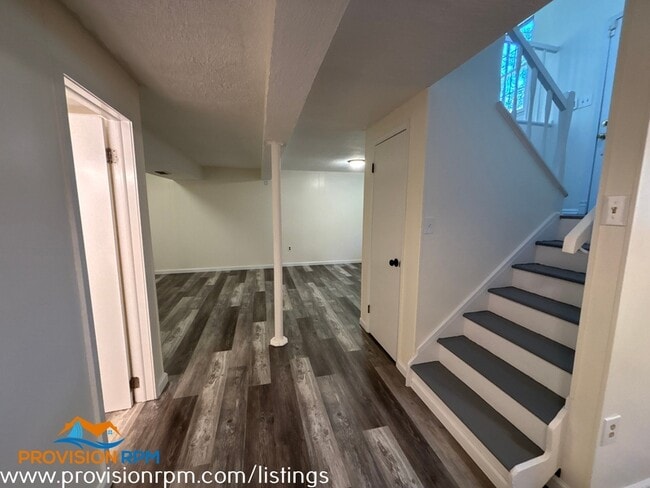 Building Photo - 9102 Pennswood Dr