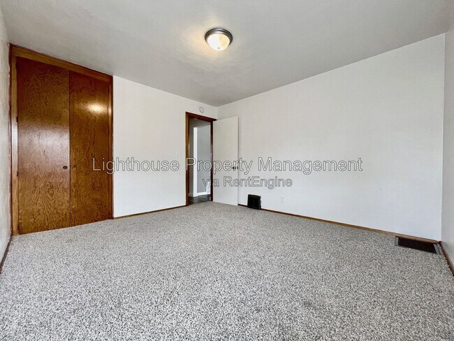 Building Photo - 1212 Ottillia St SE