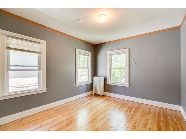 Building Photo - 3329 Emerson Ave South