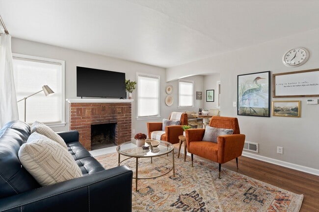 Primary Photo - The Garland Bleu 3 bedroom home (Furnished)