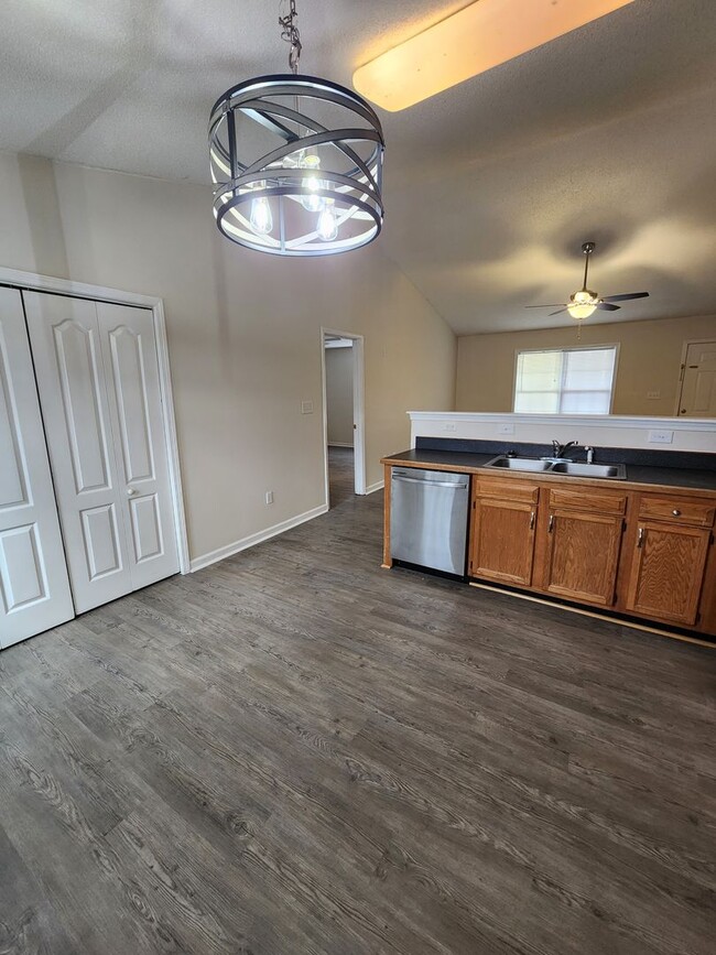 Building Photo - 3b/2b Ranch in Concord