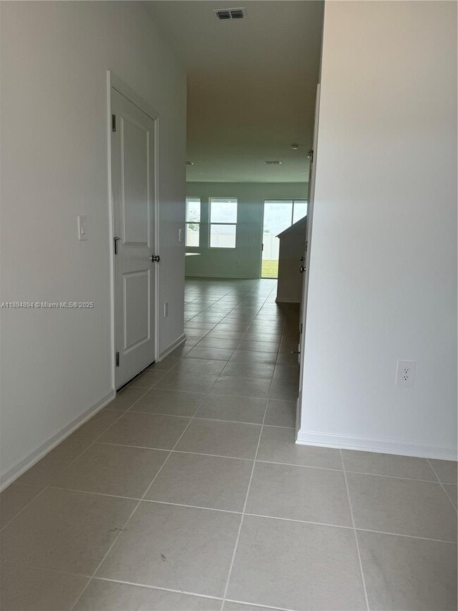 Building Photo - 512 Hart Ln