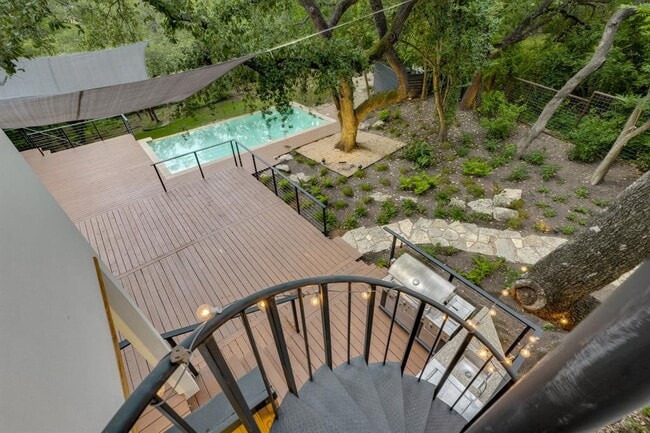 Building Photo - 1105 Constant Springs Dr
